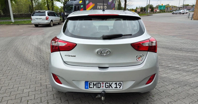 Hyundai I30 cena 31900 przebieg: 180000, rok produkcji 2012 z Praszka małe 466